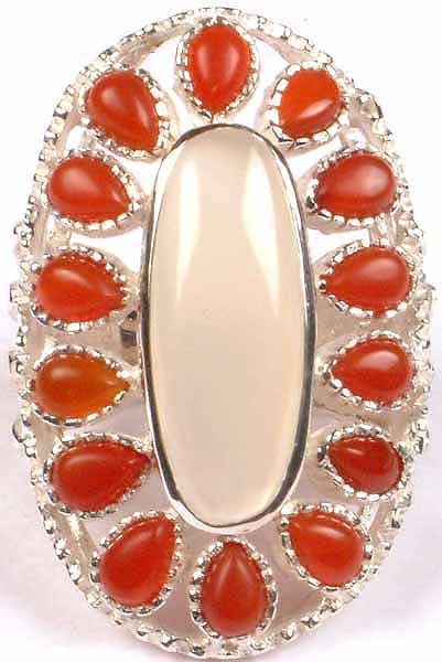 Carnelian Ring with Central Chalcedony