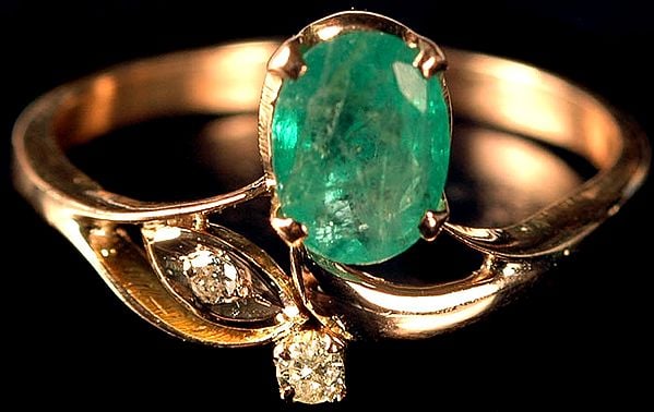 Diamonds and Faceted Emerald Finger Ring