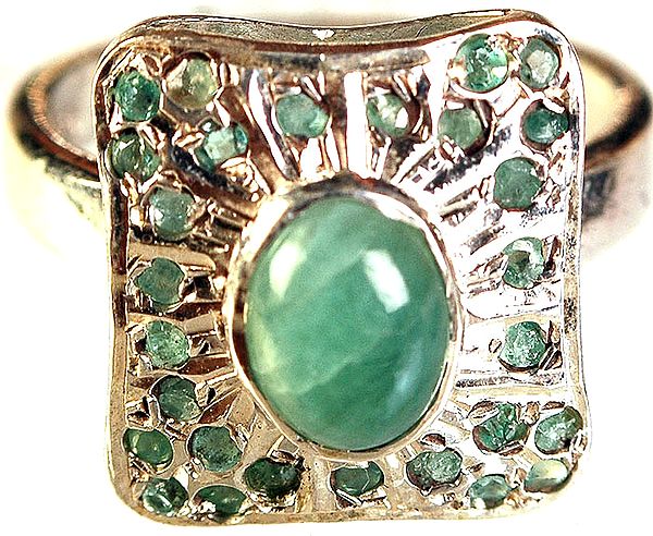 Emerald Rectangular Finger Ring