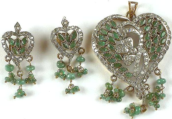 Emerald Valentine Pendant with Matching Earrings Set