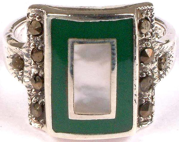 Enamel Ring with MOP