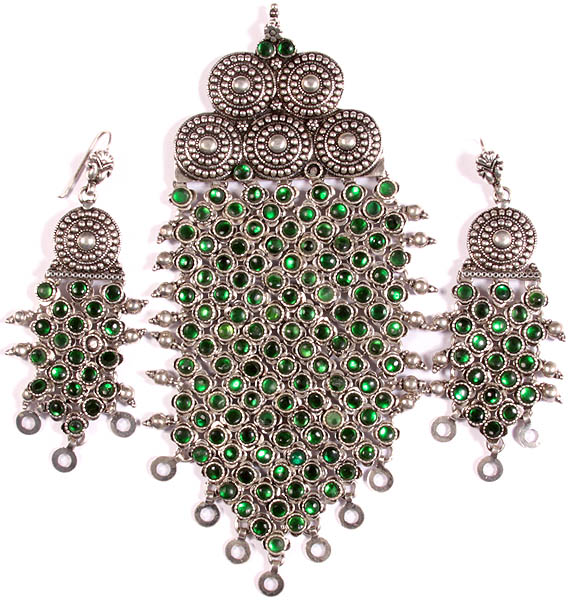 Ethnic Ratangarhi Pendant with Matching Earrings Set