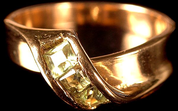 Faceted Peridot Finger Ring