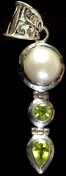 Faceted Peridot Pendant with Pearl
