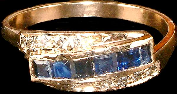 Faceted Sapphire Golden Ring with Diamonds