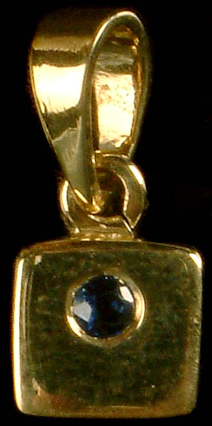 Faceted Blue Sapphire Pendant 18 karat Gold