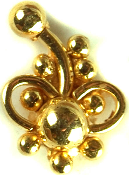 Finely Crafted Gold Nose Pin