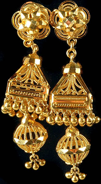 Finely Crafted Jhumka Earrings