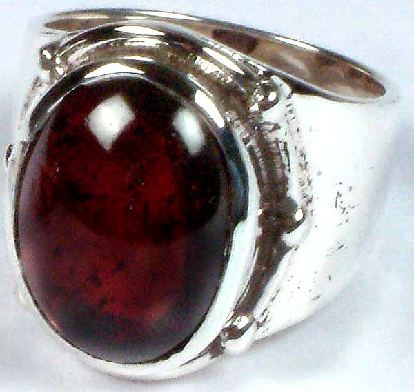 Garnet Oval Finger Ring