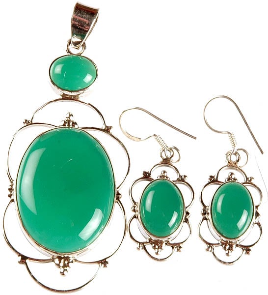 Green Onyx Oval Flower Pendant and Earrings Set