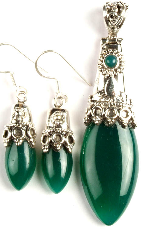 Green Onyx Pendant with Earrings Set