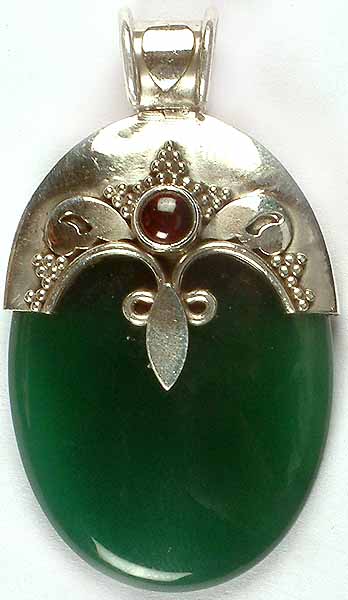 Green Onyx Pendant With Garnet