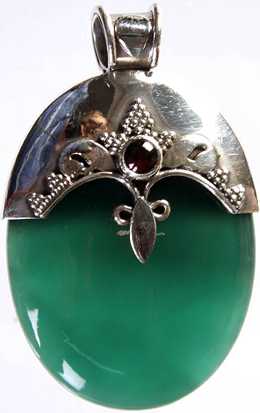 Green Onyx Pendant with Garnet