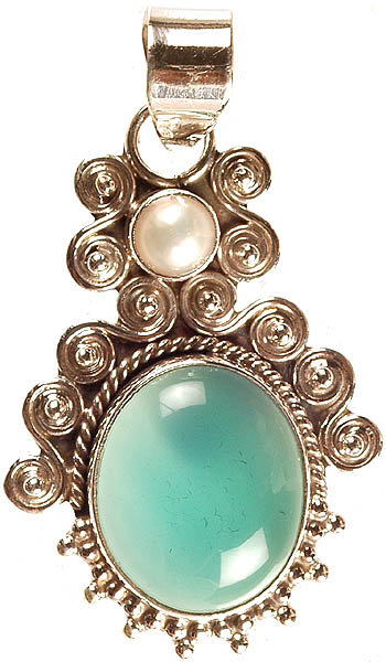 Green Onyx Pendant with Pearl