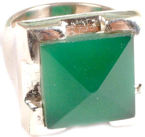 Green Onyx Pyramid Ring