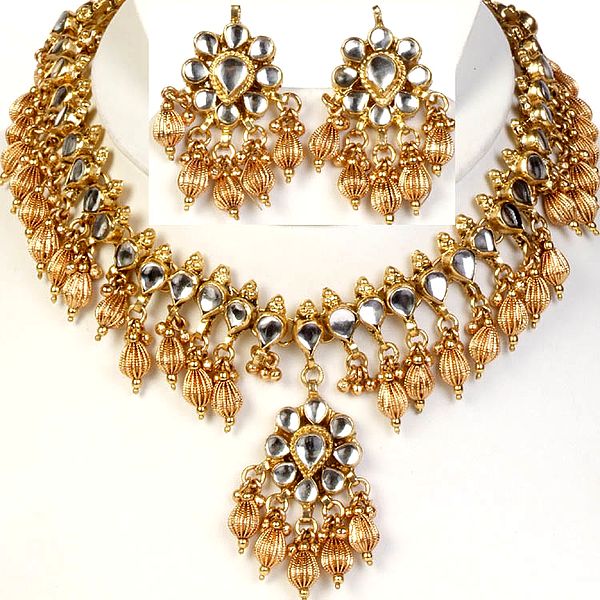 Kundan Necklace Set with Golden Earwrap Earrings