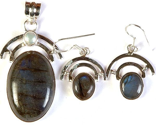 Labradorite Oval Pendant with Pearl and Earrings Set