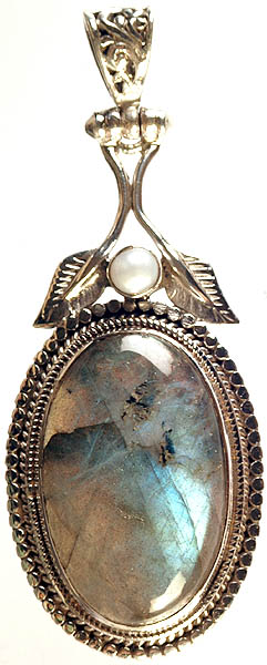 Labradorite Oval Pendant with Pearl and Sterling Leaves
