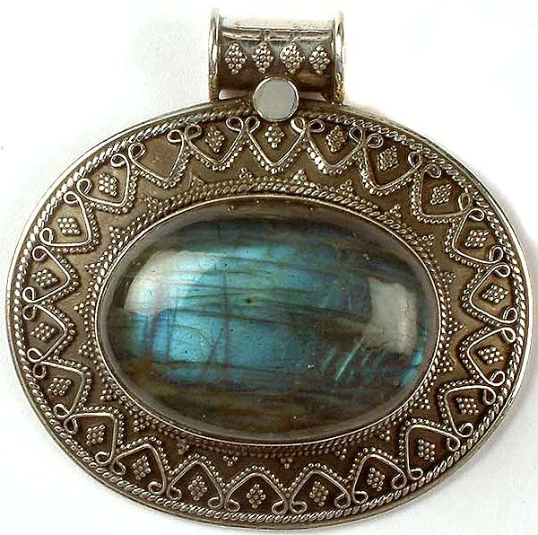 Labradorite Pendant with Granulation