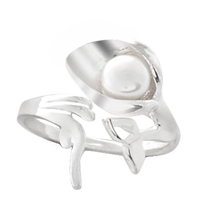 Attractive Sterling Silver ring Studded with Pearl Stone