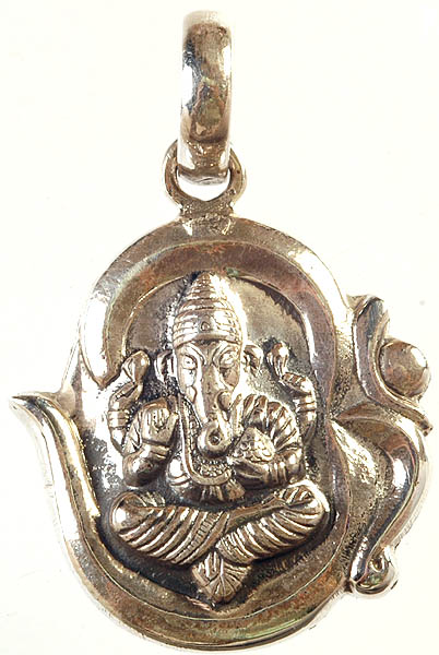 Lord Ganesha Om (AUM) Pendant