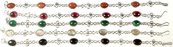 Lot Five Gemstone Bracelets (Sunstone, Garnet, Malachite, Labradorite and Black Onyx)