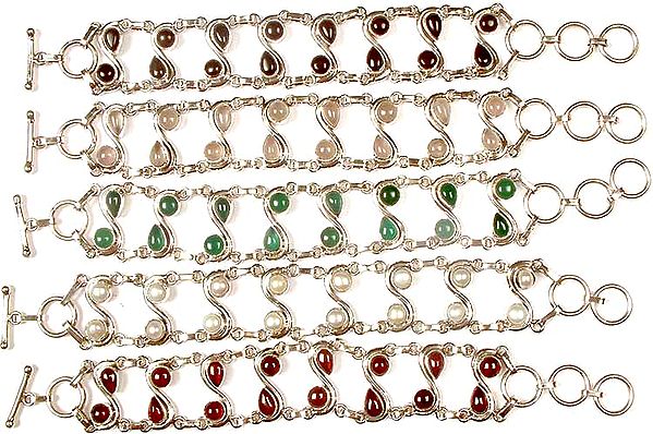 Lot of Five Gemstone Bracelets<br>(Black Onyx, Rose Quartz, Green Onyx, Pearl & Garnet)