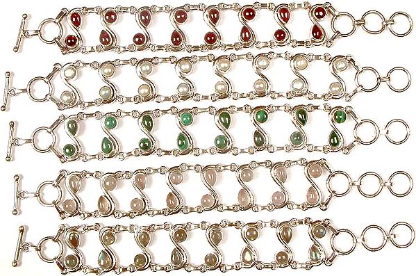 Lot of Five Gemstone Bracelets<br>(Garnet, Pearl, Malachite, Rose Quartz & Labradorite)