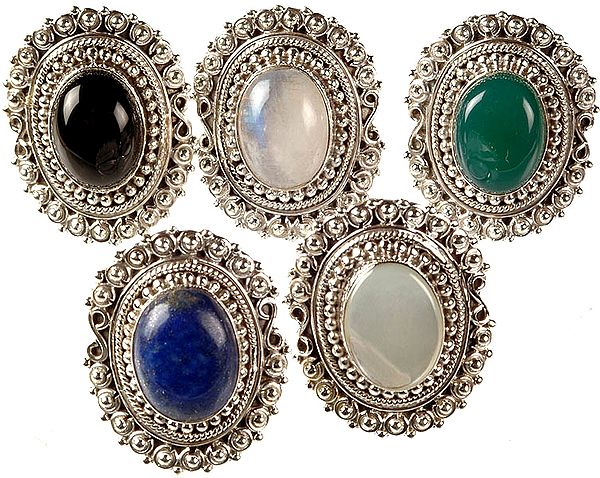 Lot of Five Gemstone Finger Rings (Black Onyx, Rainbow Moonstone, Green Onyx, Lapis Lazuli and Shell)