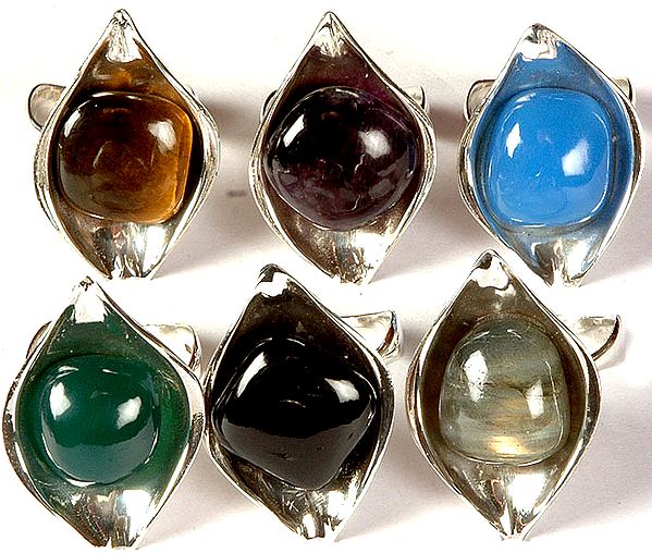 Lot of Six Gemstone Rings (Tiger Eye, Amethyst, Blue Chalcedony, Green Onyx, Black Onyx and Labradorite)
