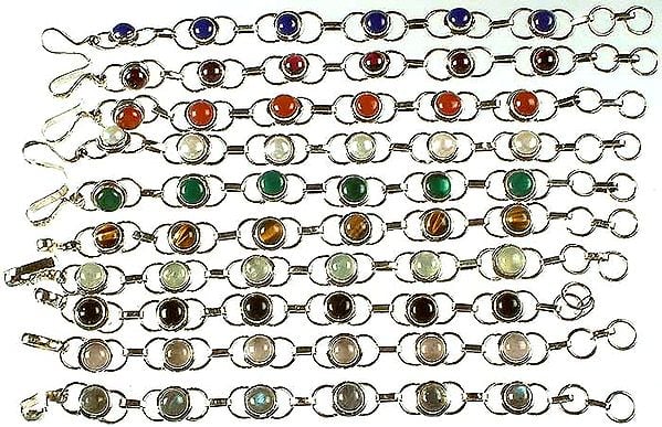 Lot of Ten Gemstone Bracelets (Lapis Lazuli, Garnet, Carnelian, Pearl, Green Onyx, Tiger Eye, Prehnite, Black Onyx, Rose Quartz & Labradorite)
