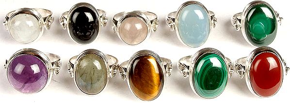 Lot of Ten Gemstone Finger Rings (Rainbow Moonstone, Black Onyx, Rose Quartz, Blue Chalcedony, Malachite, Amethyst, Labradorite, Tiger Eye, Malachite and Carnelian)