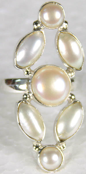 Mughal Ring of Pearl