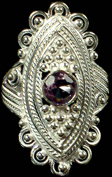 Mughal Ring with Faceted Amethyst