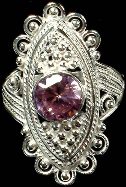 Mughal Ring with Faceted Amethyst