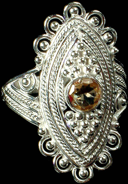 Mughal Ring with Faceted Citrine