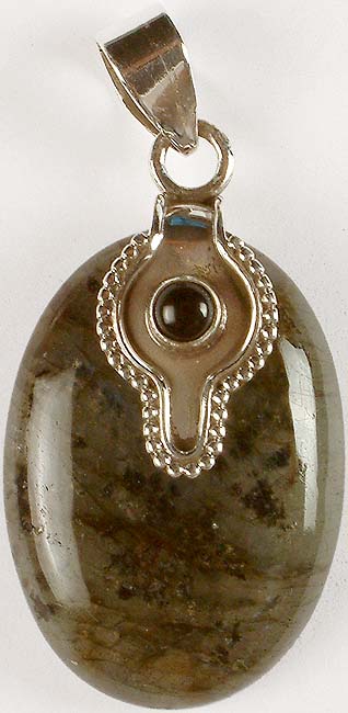 Oval Labradorite Pendant with Amethyst