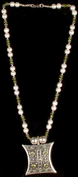 Pearl & Faceted Peridot Necklace