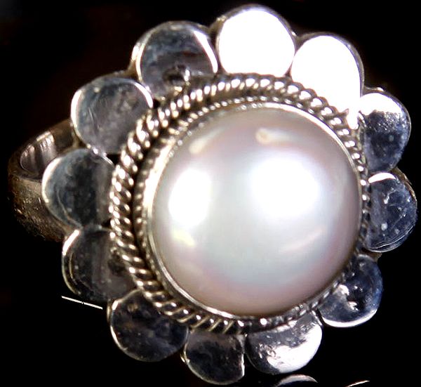 Pearl Blooming Flower Ring
