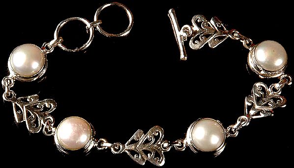 Pearl Bracelet with Toggle Lock