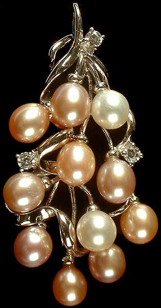 Pearl Bunch Pendant