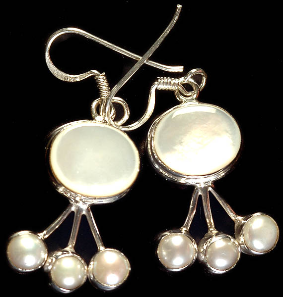 Pearl Earrings with Shell (MOP)