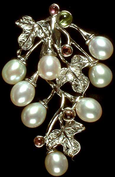 Pearl Grapes with Sterling Leaves
