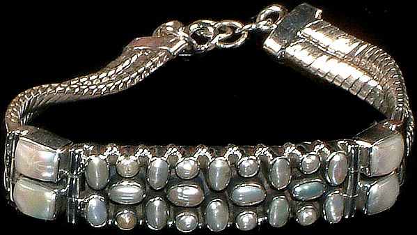 Pearl Marvel Bracelet