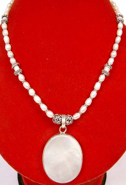 Pearl Necklace with Mother of Pearl Pendant