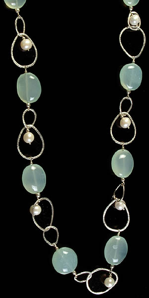Peru Chalcedony Necklace with Pearl