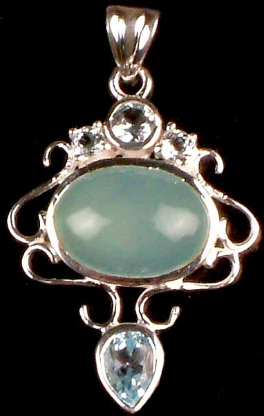 Peru Chalcedony Pendant with Faceted Blue Topaz