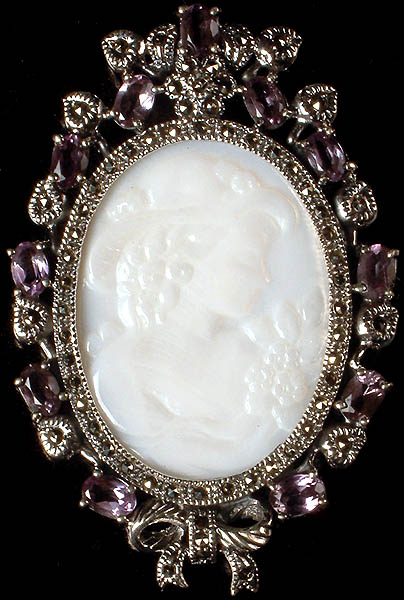 Photo Pendant with charming Lady Figure