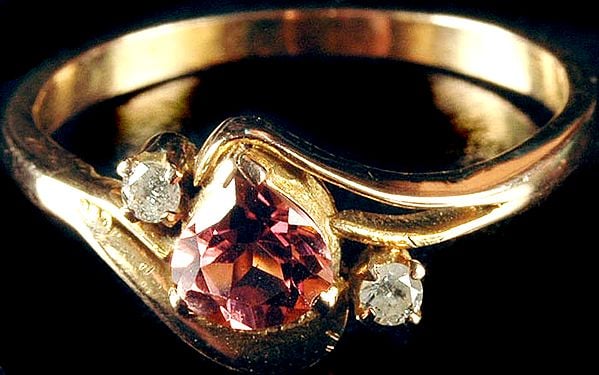 Pink Tourmaline Finger Ring with Diamonds