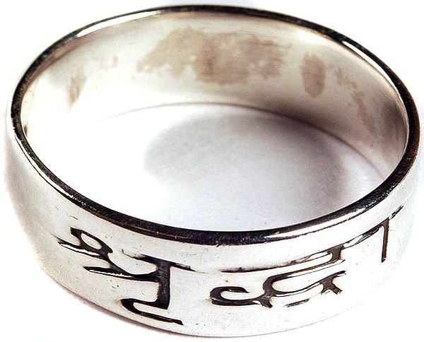 Shraddha Saburi Finger Ring